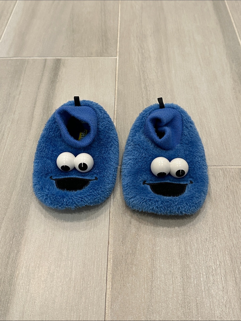 Sesame Street Toddler Size 7/8 Cookie Monster Slippers with Fun Eyes